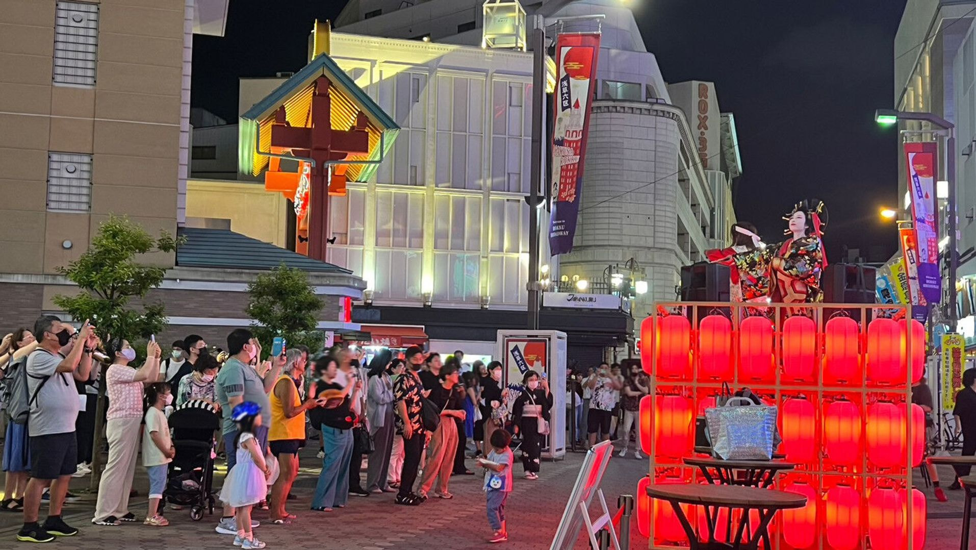 Woman in Tokyo Babes in Tokyo